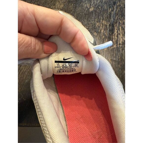 Nike REAX Run White Sneakers Sz 11 - Picture 7 of 8